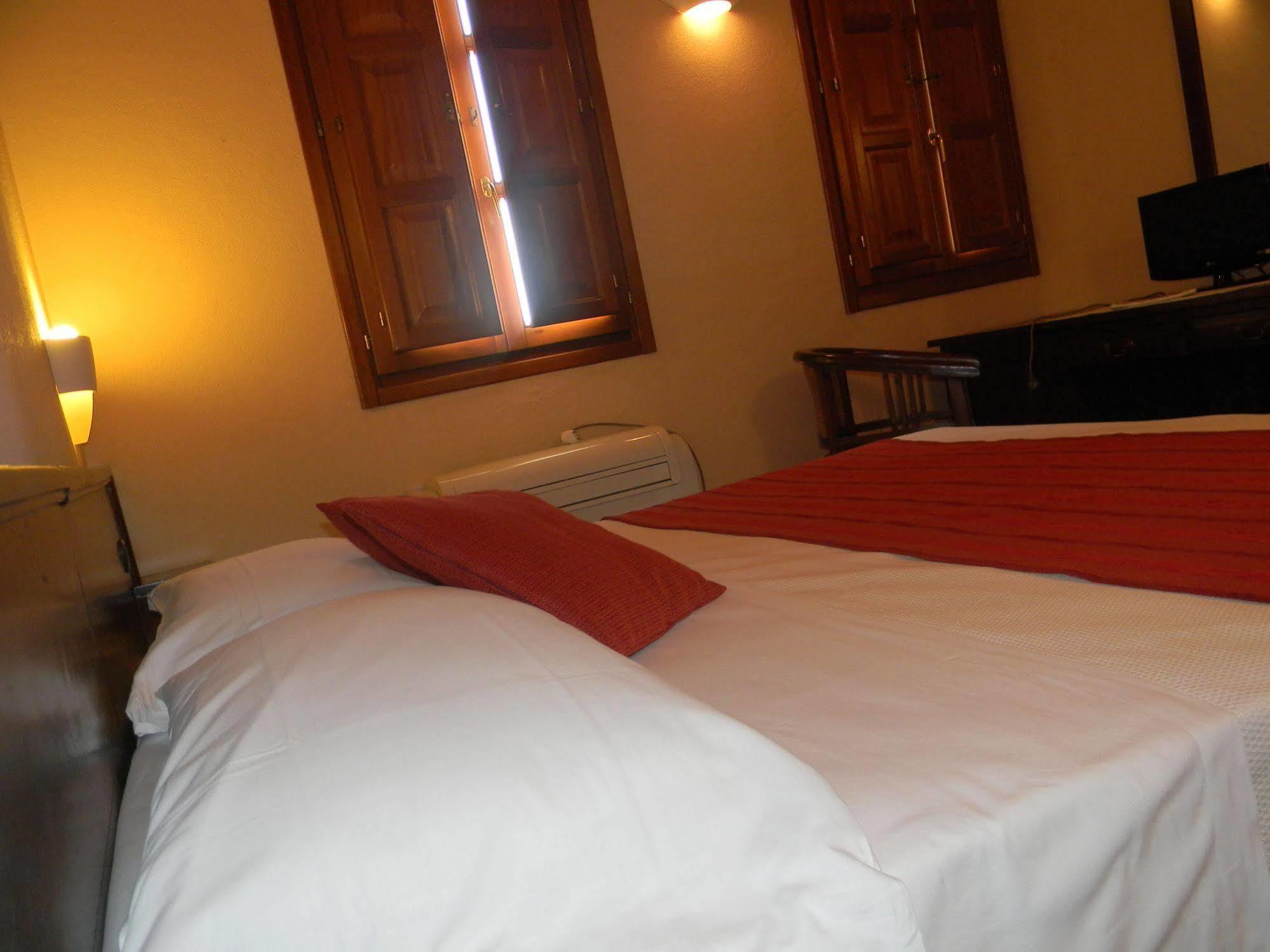 Hotel Sport Village Iglesias Ngoại thất bức ảnh