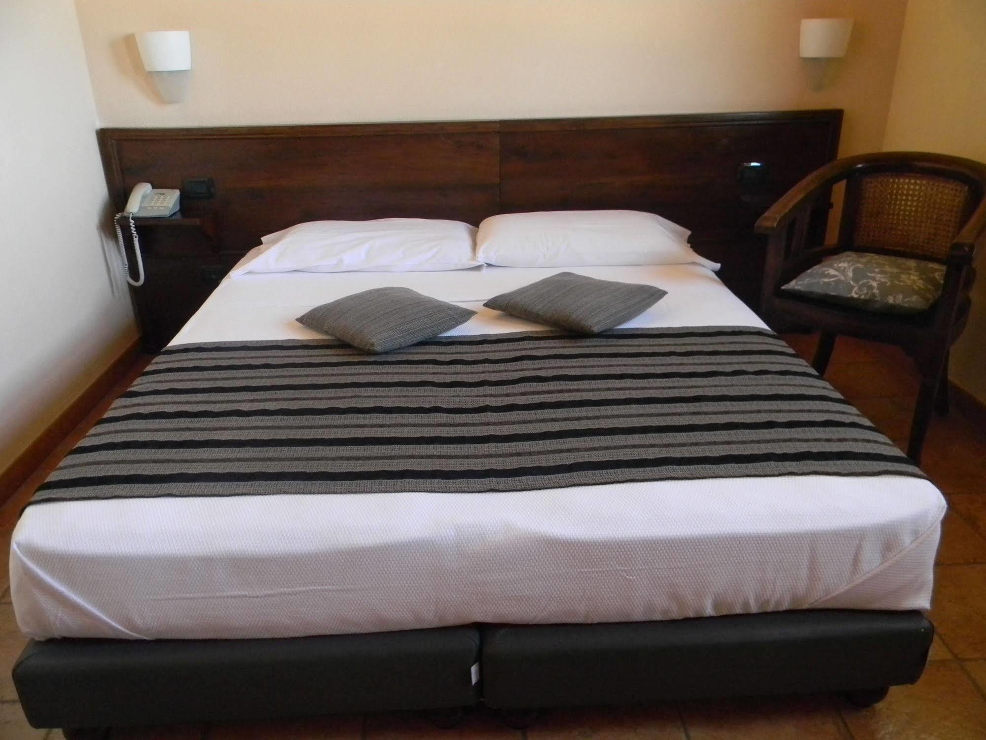 Hotel Sport Village Iglesias Ngoại thất bức ảnh